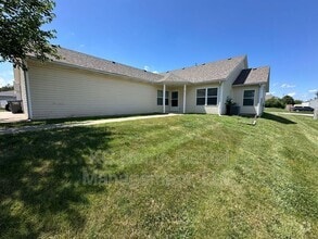 Building Photo - 2126 Highridge Dr