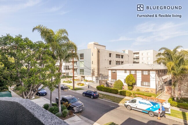 Foto del edificio - 1423 N Curson Ave