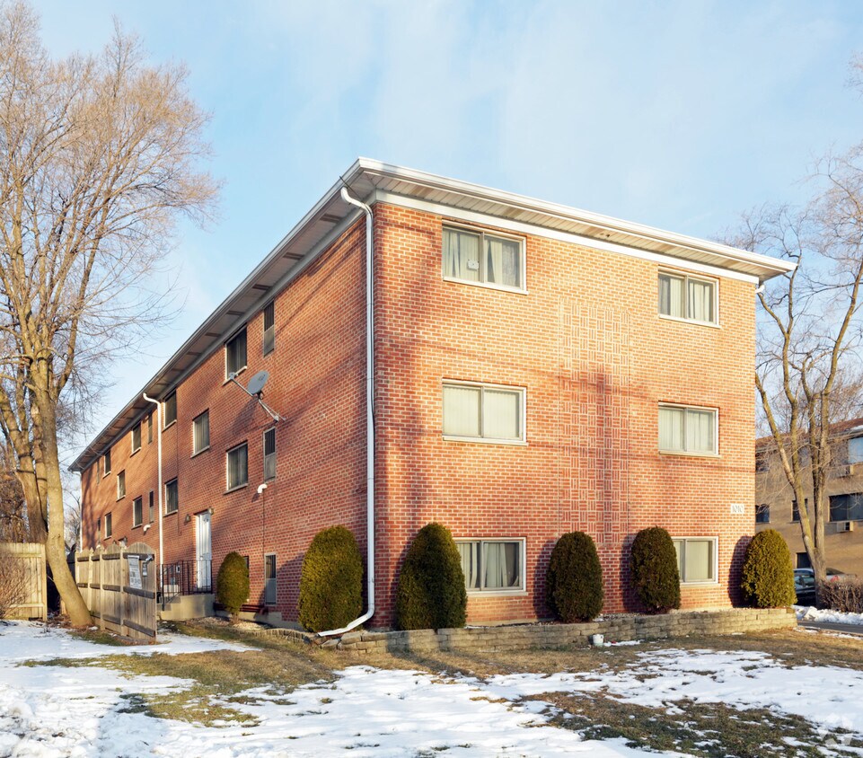 Building Photo - 1010 S York Rd