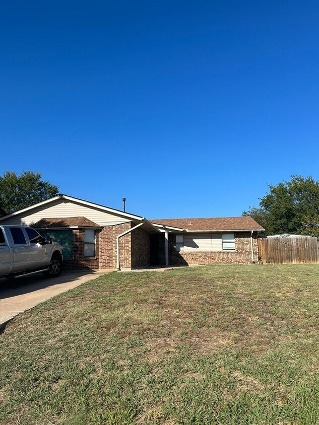 Primary Photo - East Side Living