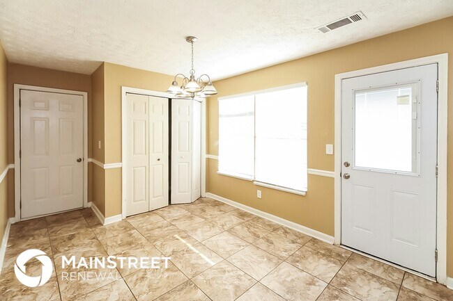 Foto del edificio - 9439 Sleepy Hollow Ln