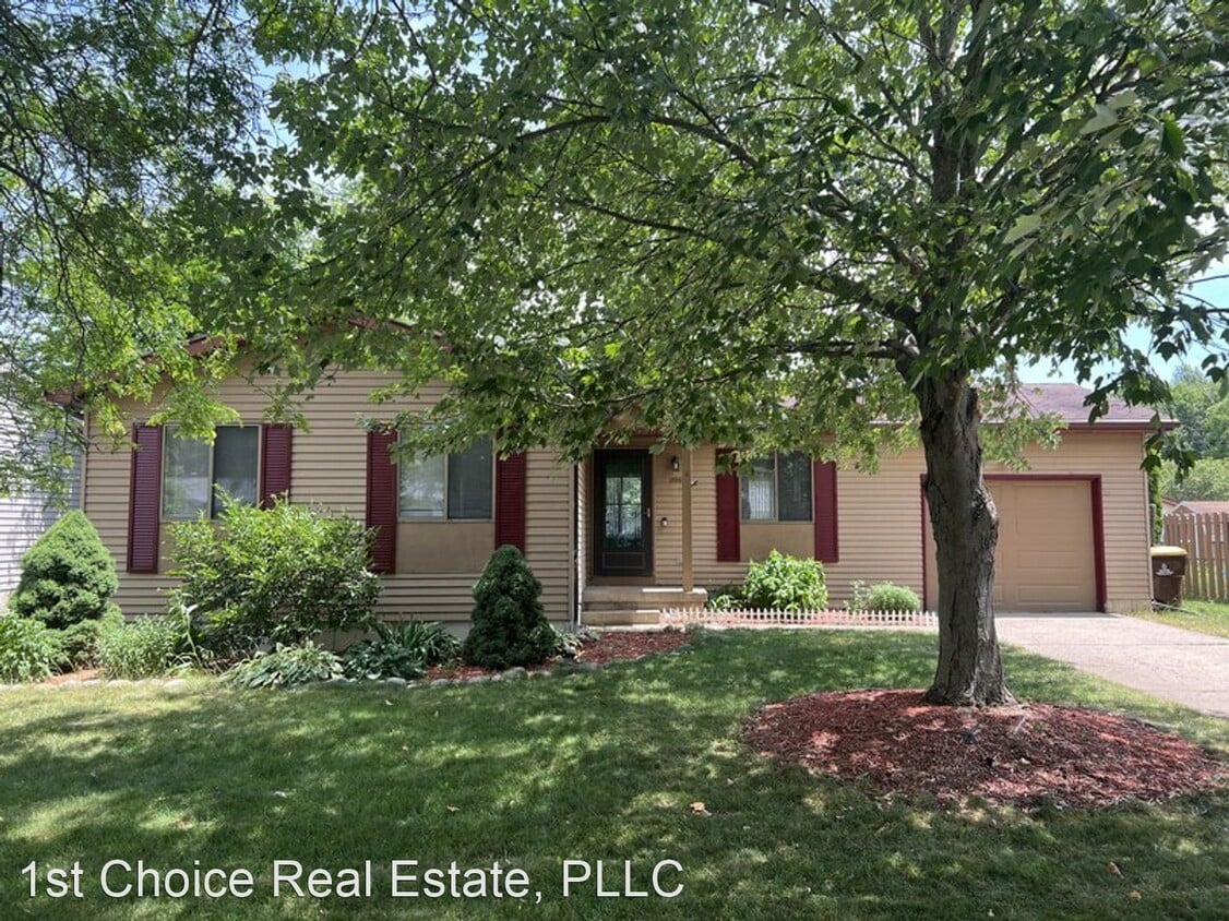 3 br, 1.5 bath House 1520 Berkley Dr House Rental in Holt, MI