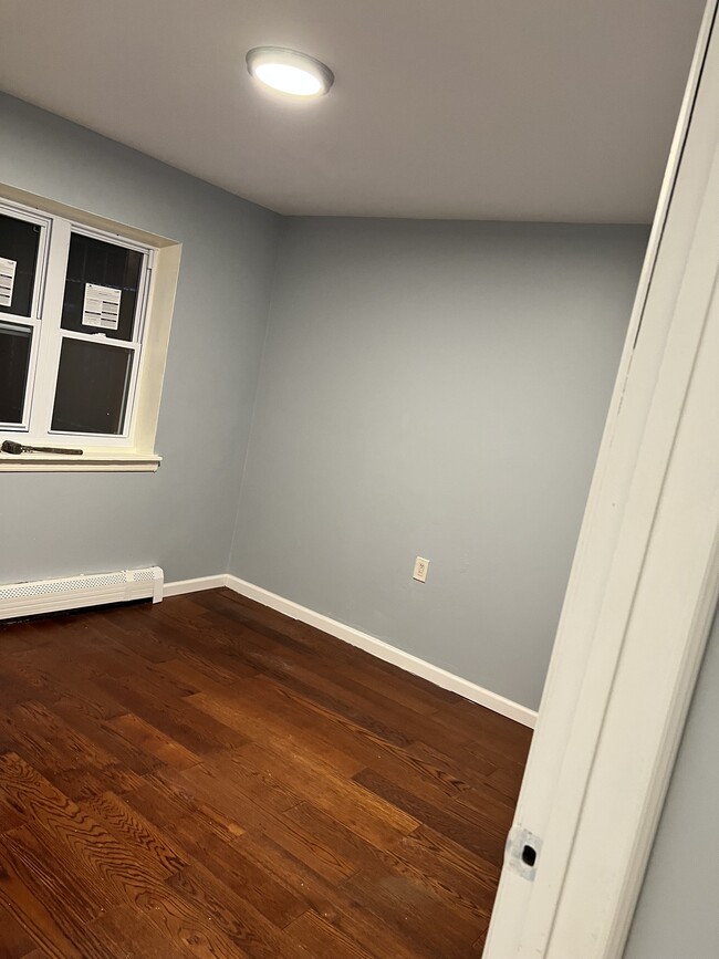 Building Photo - 4175 Bronxwood Ave