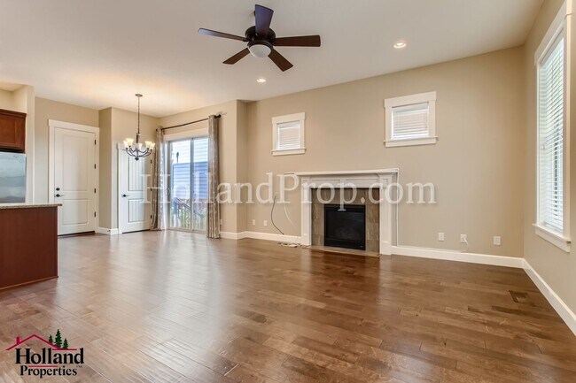 Building Photo - Beautiful 3 Bedroom 2.5 Bathroom Wilsonvil...
