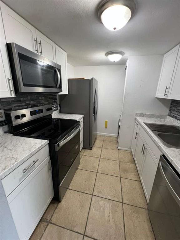 Foto del edificio - 851 Sky Lake Cir