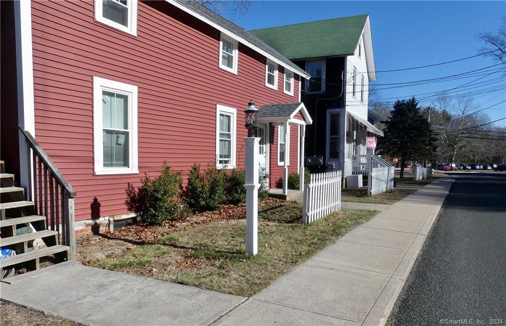Primary Photo - 72 Main St