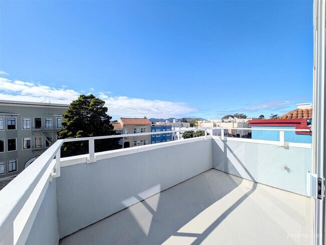 Foto del edificio - 3044 Franklin St