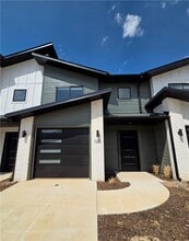 Building Photo - 1120 Emilia Ave