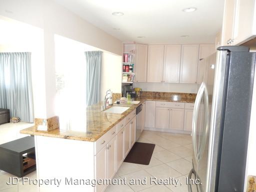Building Photo - 6075 Henderson Dr