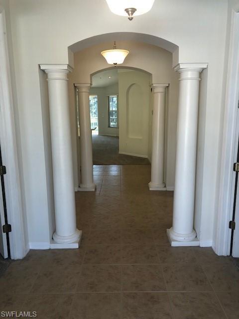 Building Photo - 15250 Riverbend Blvd