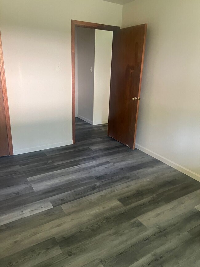Foto del edificio - Cozy 1Bd 1Ba apartment! Available now! Call me today