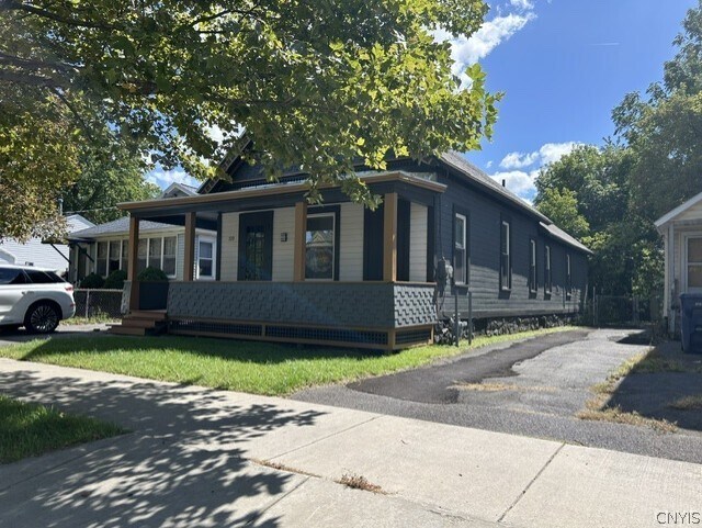 Building Photo - 729 Otisco St