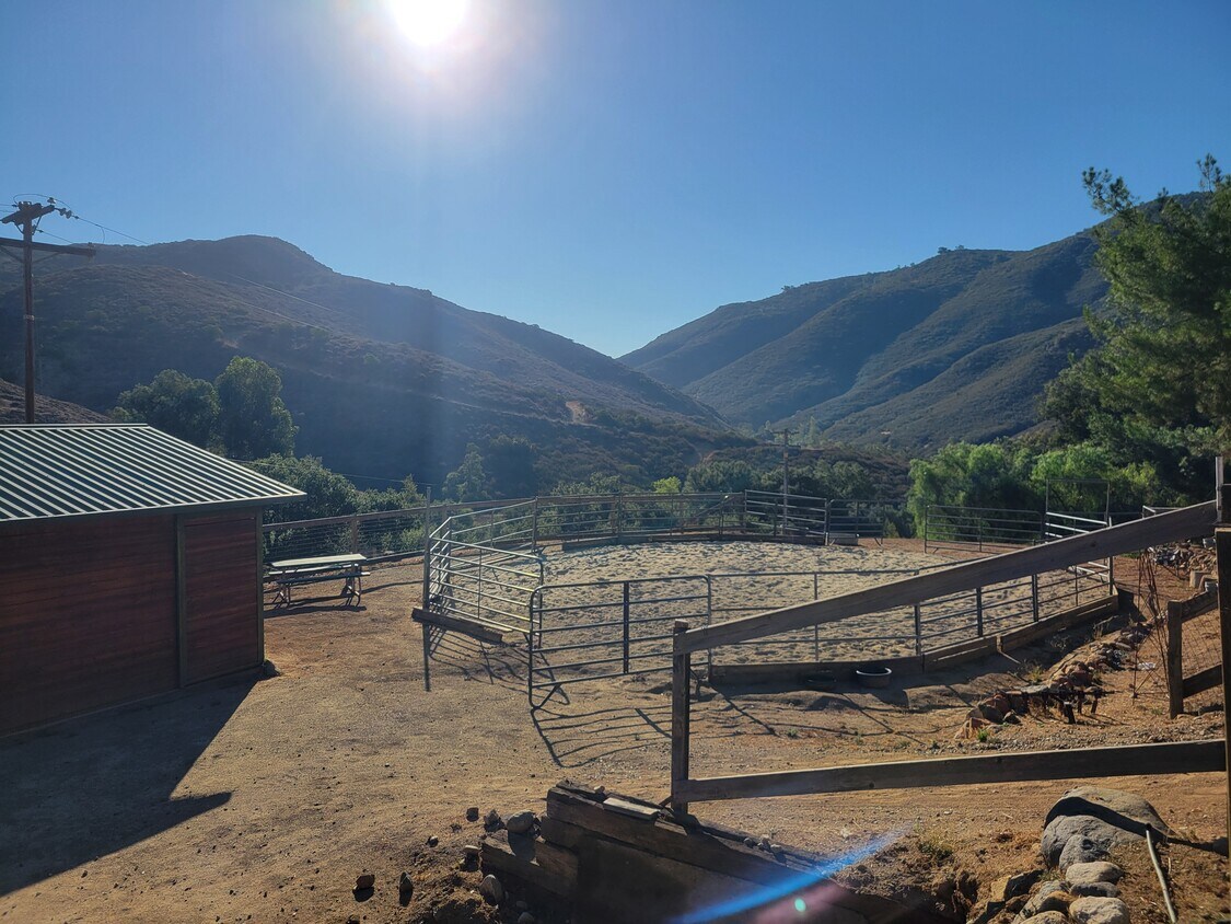 Foto principal - 2029 Willow Glen Rd