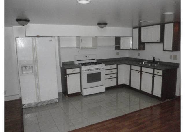 Primary Photo - 610 W Madison St