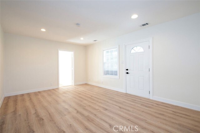 Foto del edificio - 7912 Vineland Ave