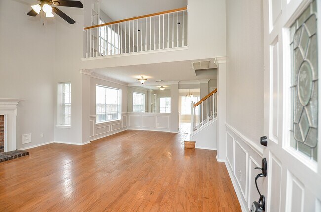 Foto del edificio - 1206 Green Knoll Dr