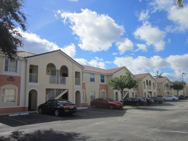 Foto del edificio - 1652 SE 28th St