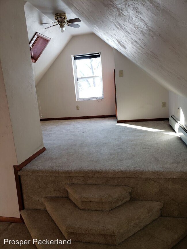 Building Photo - 3 br, 1 bath House - 1472 Chicago St
