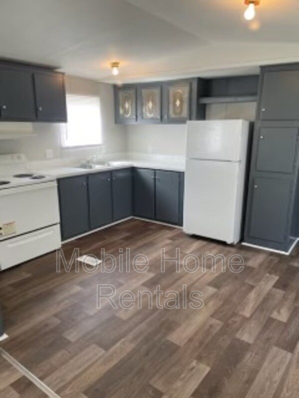 Building Photo - 145 Emanuel Farm Rd