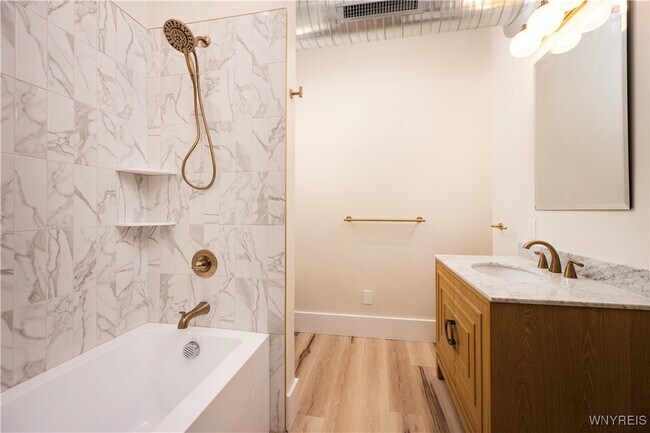 Foto del edificio - 523 Main St