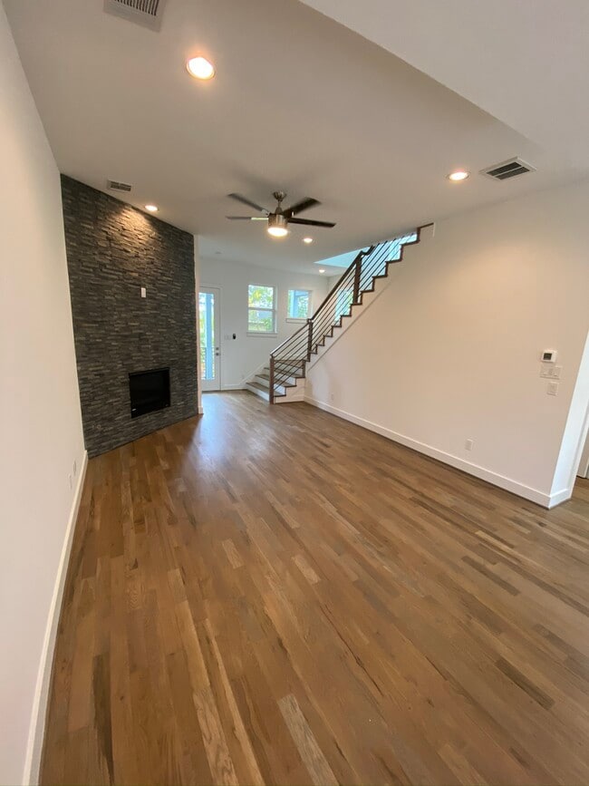 Building Photo - 4632 Virginia Ave