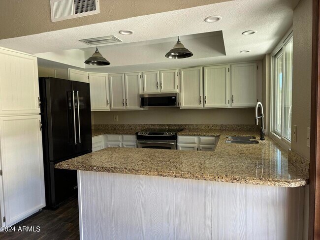 Foto del edificio - 2615 E Marilyn Rd