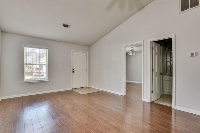Building Photo - 234 Sassafras Ln
