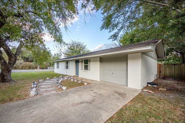 Foto del edificio - Adorable Rental Near Downtown Ocean Springs!