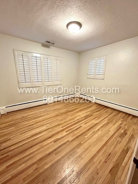 Building Photo - ***Move-in special: $500 off First months rent***
