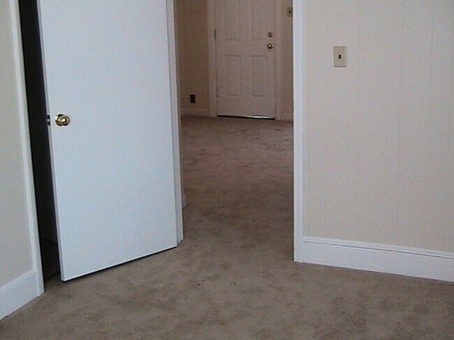 Building Photo - 1 Bedroom / 1 Bath Apartment ? Kingsport, TN