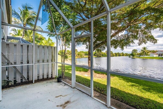 Building Photo - 1341 Sorrento Dr