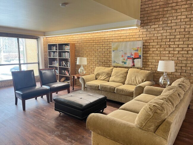 Foto del edificio - Charming 1 bedroom in Kirkwood. Professionally Managed.