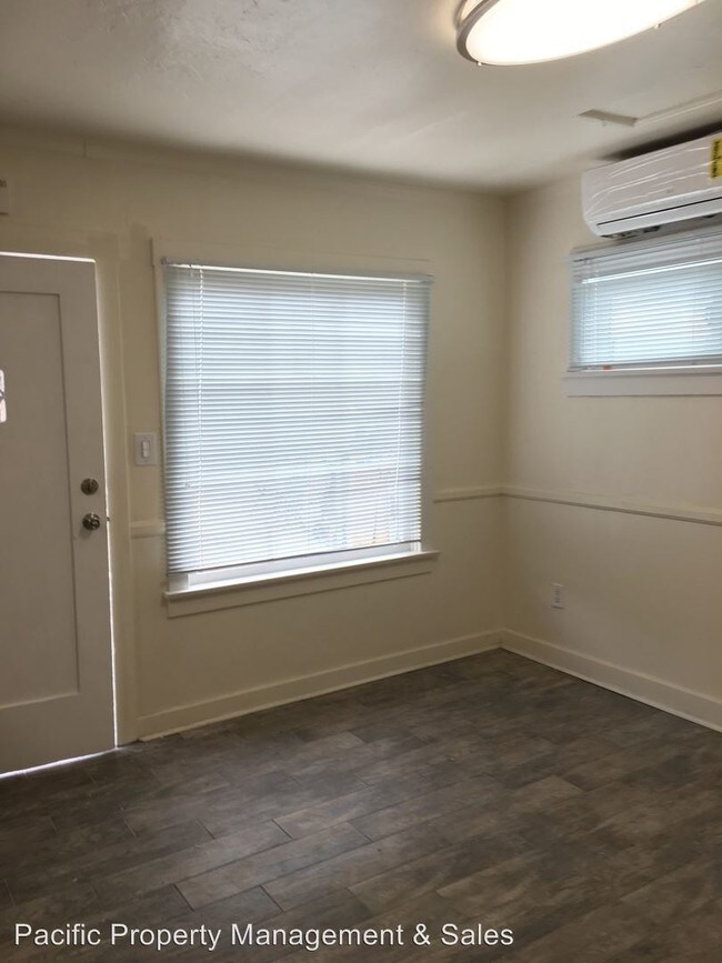 Foto del edificio - 4026 Iowa St