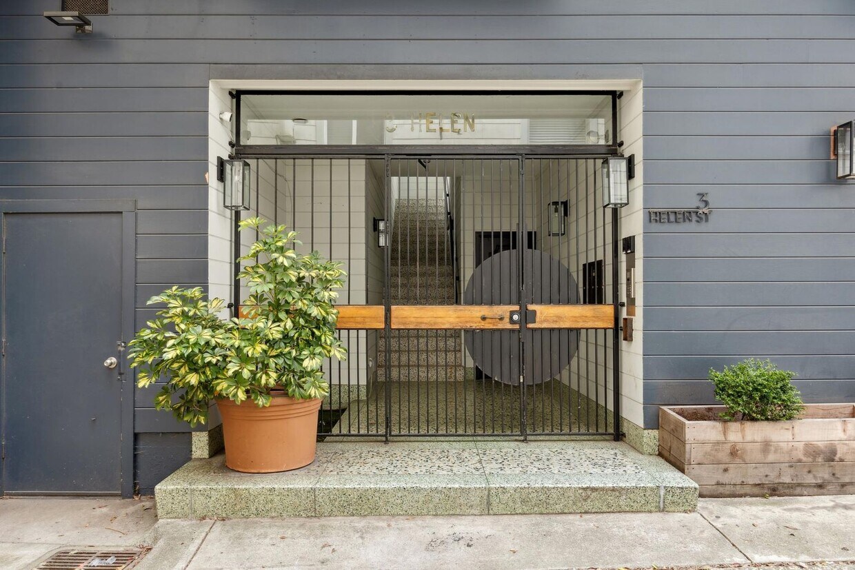 Foto principal - NOB HILL TOWNHOME FOR RENT - $14,000/mo