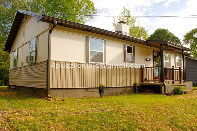 Foto del edificio - 107 W Newcomb Rd