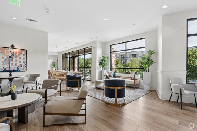 Club Level - Lofts at Weston Lakeside