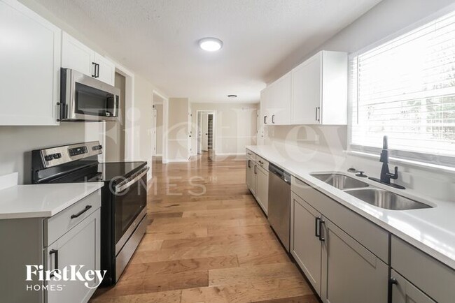 Foto del edificio - 6801 Fossil Creek Rd