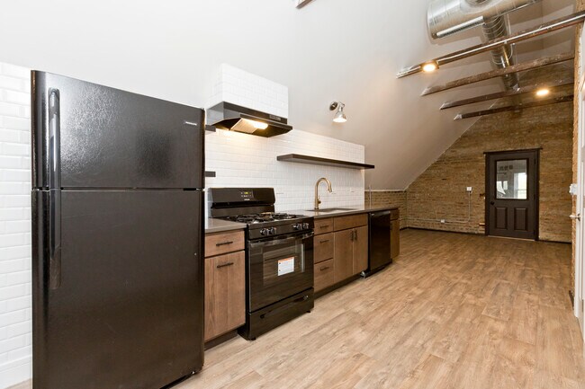 Building Photo - 837 W 33rd Pl