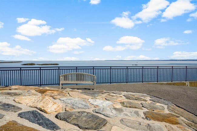 Foto del edificio - 17 Waters Edge
