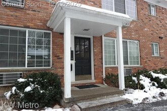 Building Photo - 630 Ann St