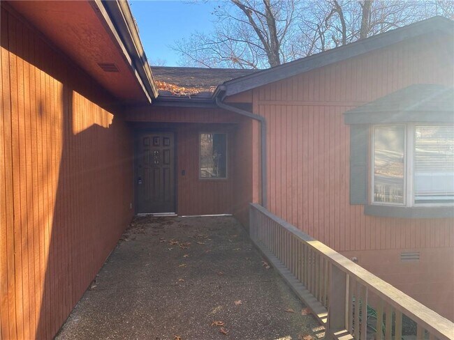 Building Photo - 14 Shanklin Dr