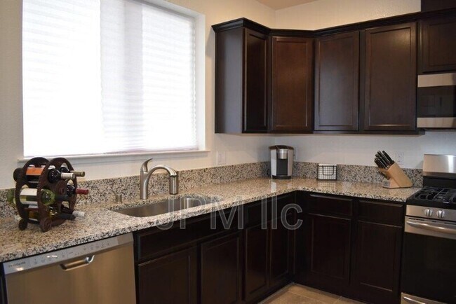 Building Photo - 2992 Silver River Ln