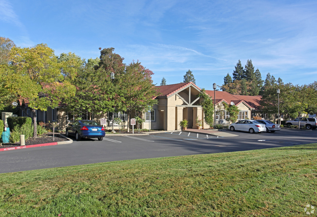 Building Photo - Brookdale Roseville