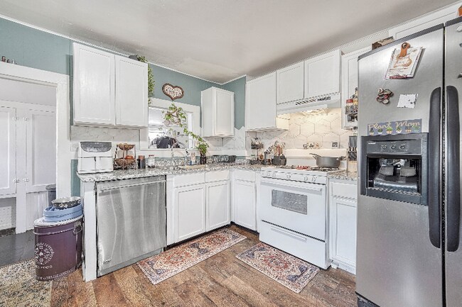 Building Photo - 226 E Harrison St