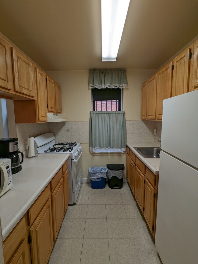 KITCHEN - 161 Herzl St