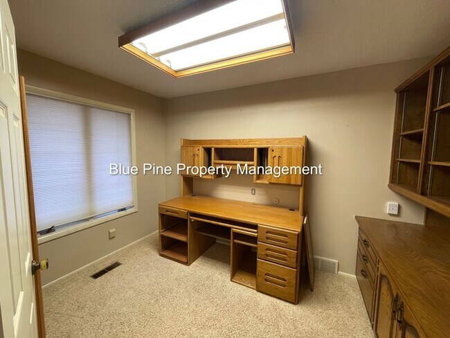 Building Photo - 427 Troy Ave
