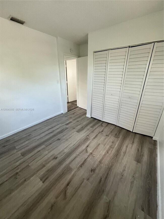 Foto del edificio - 334 E 21st St