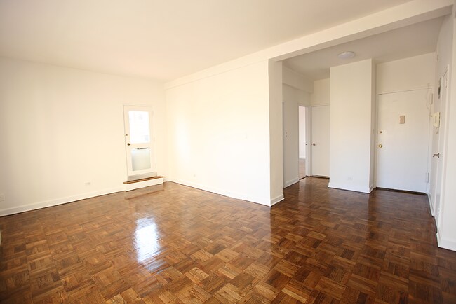 Building Photo - 510 East 85th Street