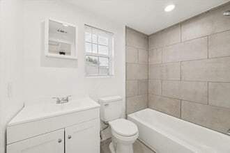 Building Photo - 711 E 32nd St