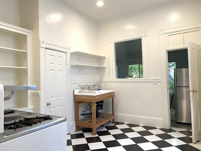 Building Photo - 3 br, 1 bath House - 1286 S Van Ness Ave
